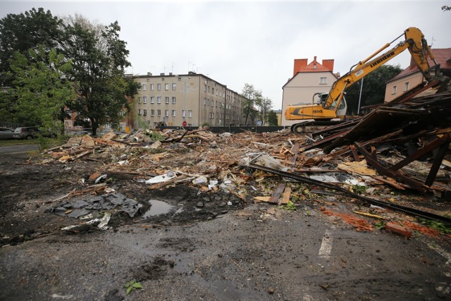 Trwa wyburzanie budynków przy ulicy Barbary w Katowicach