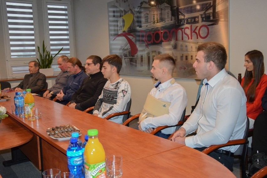 Prezydent Radomska wręczył stypendia sportowe [ZDJĘCIA]