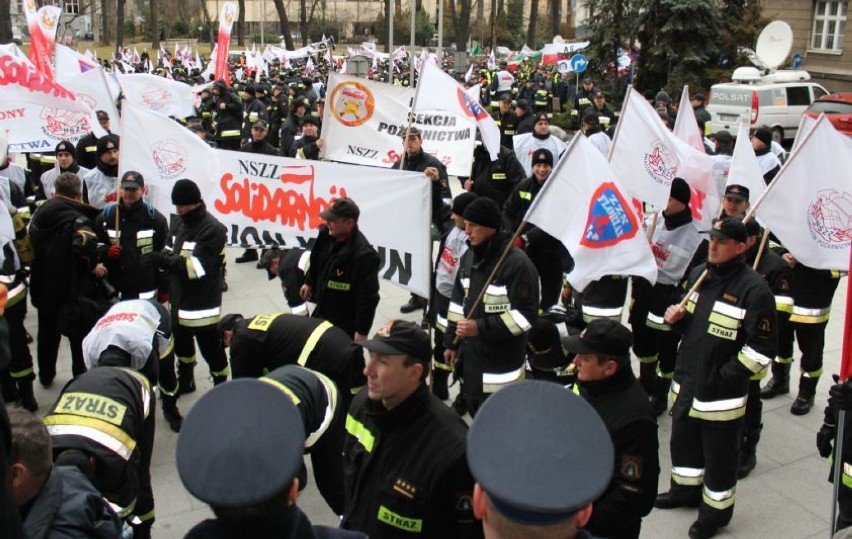 Protest służb mundurowych w Poznaniu