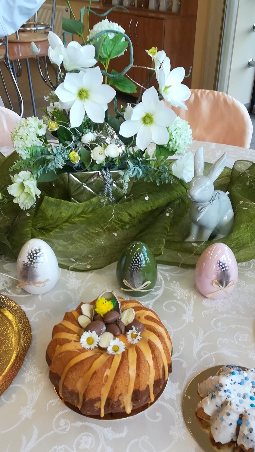 Babka Wielkanocna, czyli obowiązkowy element świątecznego stołu. Uczniowie Zespołu Szkół Gospodarczych upiekli małe dzieła sztuki 