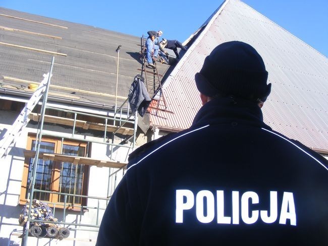 Szybka akcja budowlańców i strażaków uratowała kościół w Mikoszewie