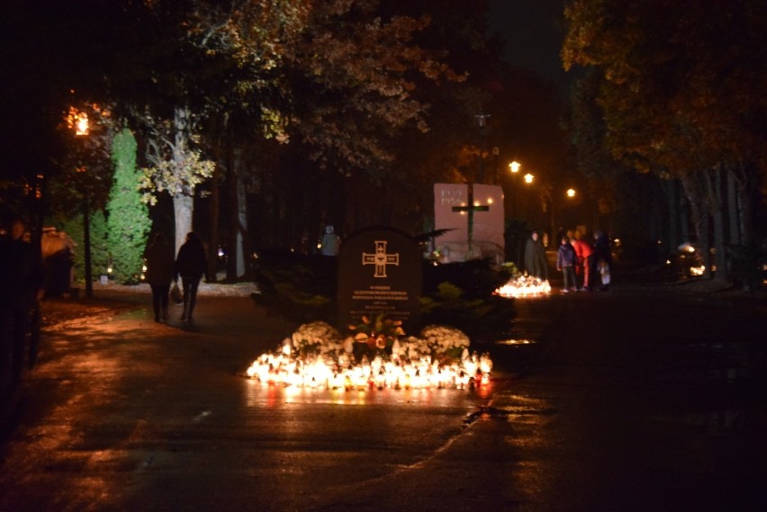 1 listopada cmentarz przy ul. Żwirowej w Gorzowie otwarty...