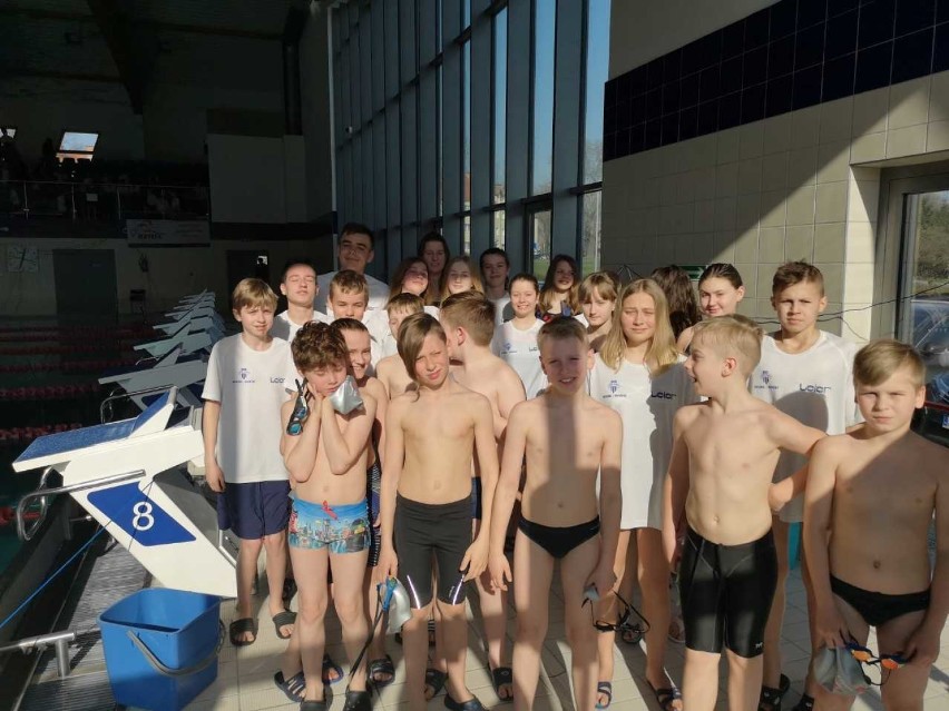 Pływanie. Mnóstwo medali MAL WOPR w Elblągu i wysokie miejsce w klasyfikacji klubowej 