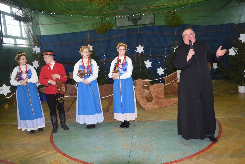 Mikołajkowy festyn charytatywny w Starym Gołębinie
