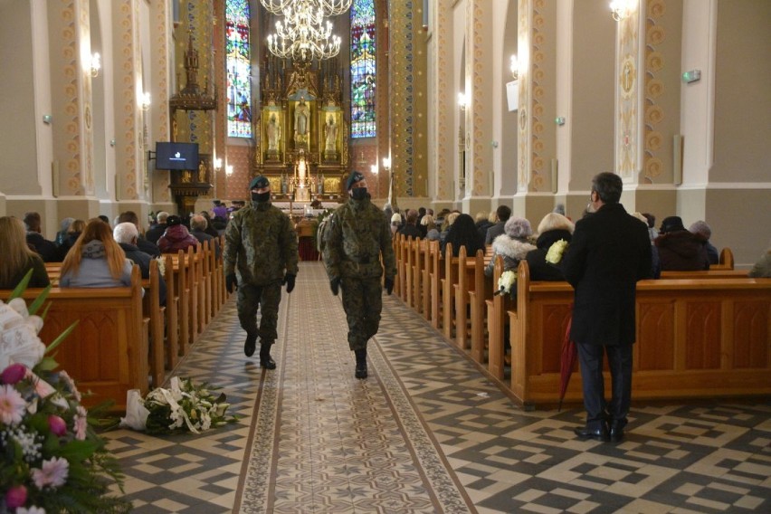 Pogrzeb lekarza, posła i senatora Edmunda Jagiełły w Osjakowie odbył się w piątek, 20.11.2020 ZDJĘCIA