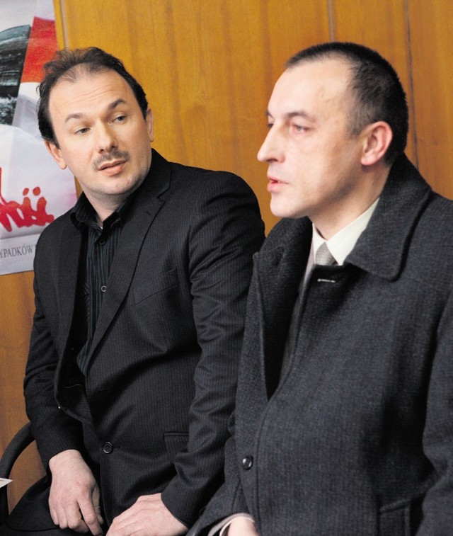 M. Szczęsny (z lewej) i S. Maciaszczyk chcą walczyć o utrzymanie zatrudnienia w łódzkiej firmie