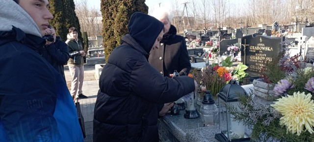 1 marca na cmentarzu parafii Świętej Trójcy w Jędrzejowie oddano hołd walczącym z komunistycznymi rządami. Więcej na kolejnych zdjęciach