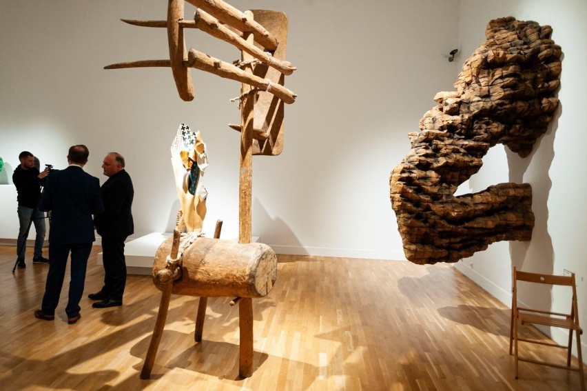 XX+XXI. Rzeźba. Nowa wystawa stała w galerii współczesnej...