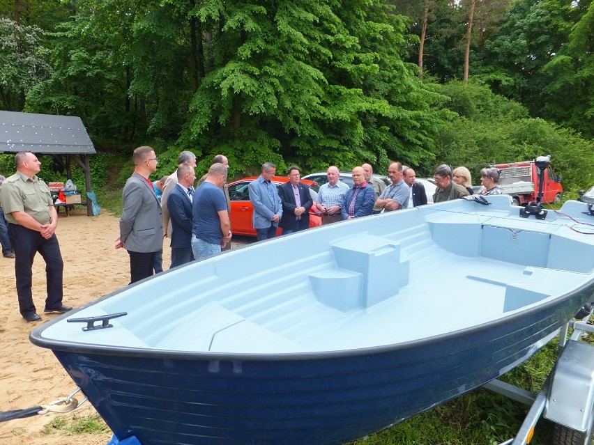 Na jeziorze Handlowy Młyn gmina Golub–Dobrzyń miało miejsce wręczenie nowej łodzi dla Straży Rybackiej