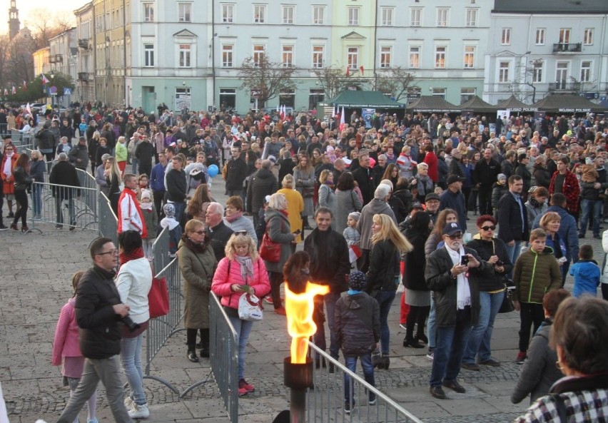 Patriotyczne śpiewanie, pokaz laserów i wiele innych atrakcji na 100-lecie niepodległości w Kielcach
