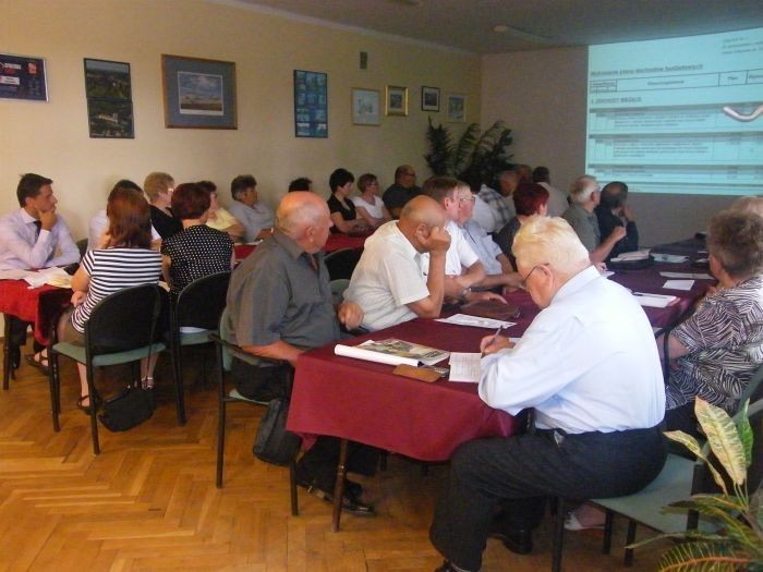 Gołuchowscy radni na sesji rady gminy