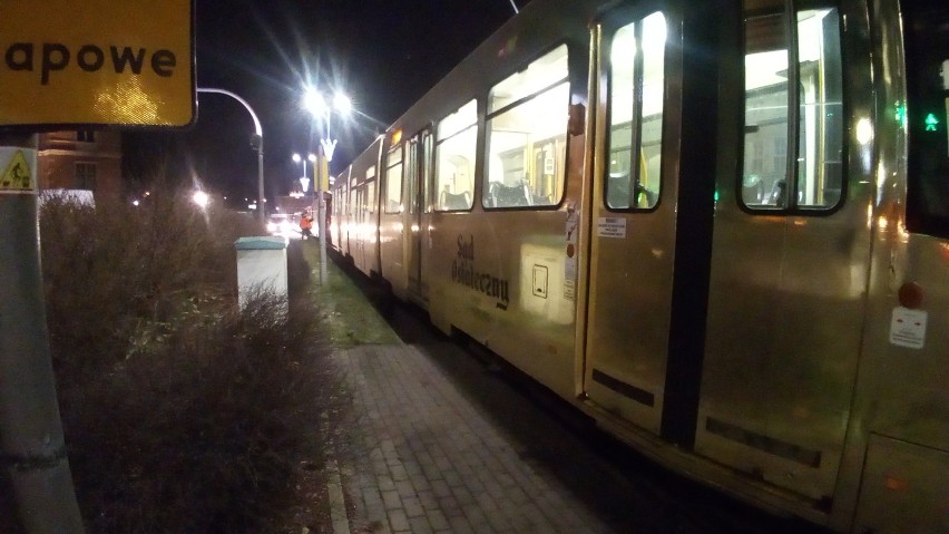 Auto na torach, opóźnienia na liniach tramwajowych