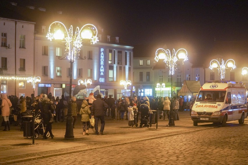 Inowrocław już świeci! Zobaczcie jak miasto prezentuje się przed świętami Bożego Narodzenia [zdjęcia] 