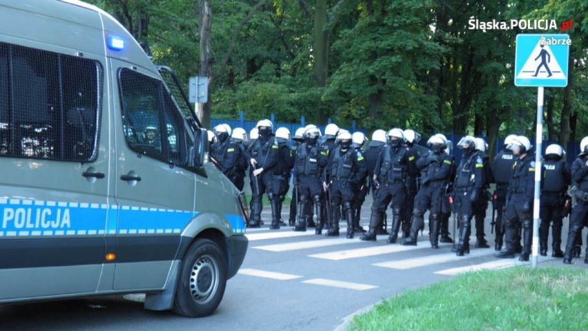 Zabrze: Dwóch pijanych kibiców wtargnęło na stadion, chociaż nie mieli biletów. ZDJĘCIA