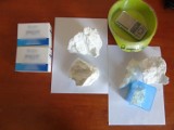 Narkotyki pod siedzeniem samochodu, lewy tytoń i substancje do produkcji narkotyków