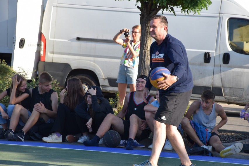 Jaraj sport, a nie towar! Rozegrano pierwszy turniej ulicznej koszykówki przy Galerii nad Jeziorem