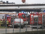 Pożar w Haeringu w Piotrkowie. Zapaliła się maszyna w jednej z hal produkcyjnych. Ewakuowawano pracowników. Zobaczcie ZDJĘCIA