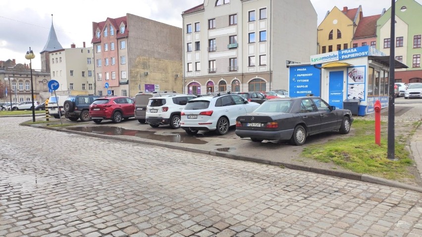Miasto wyremontuje ostatni niezagospodarowany parking przy ulicy Mieszka I w Żarach