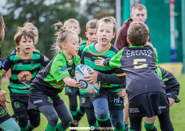 Turniej Dzieci i Młodzieży w rugby w Częstochowie. 

Zobacz kolejne zdjęcia. Przesuwaj zdjęcia w prawo - naciśnij strzałkę lub przycisk NASTĘPNE