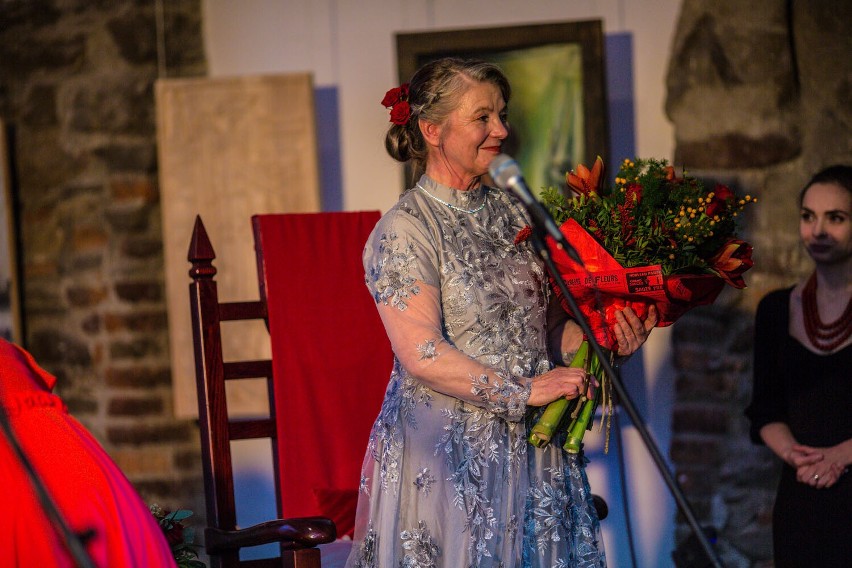 Julia Doszna, królowa łemkowskich  pieśni, śpiewa dla nas już 40 lat. W Dworze Karwacjanów i Gładyszów świętowała benefis pracy twórczej