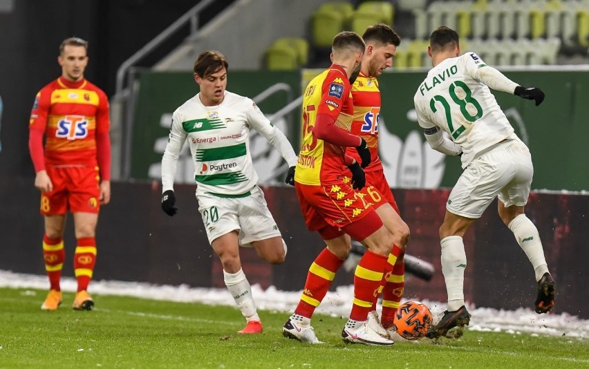 Fortuna Puchar Polski. Puszcza Niepołomice - Lechia Gdańsk 9.02.2021 r. Mecz ostatecznie odbędzie się na stadionie w Sosnowcu