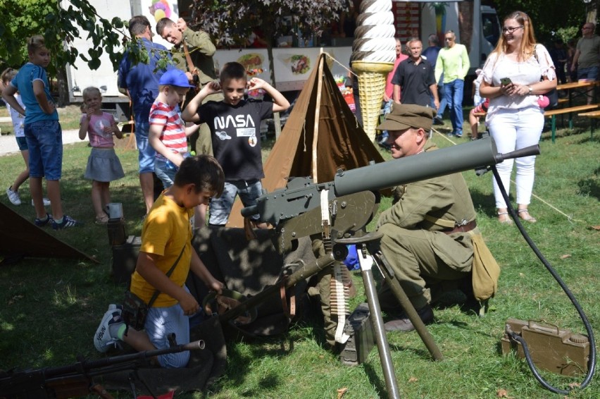 Bełchatów: Piknik militarno-historyczny przy muzeum [ZDJĘCIA, WIDEO]