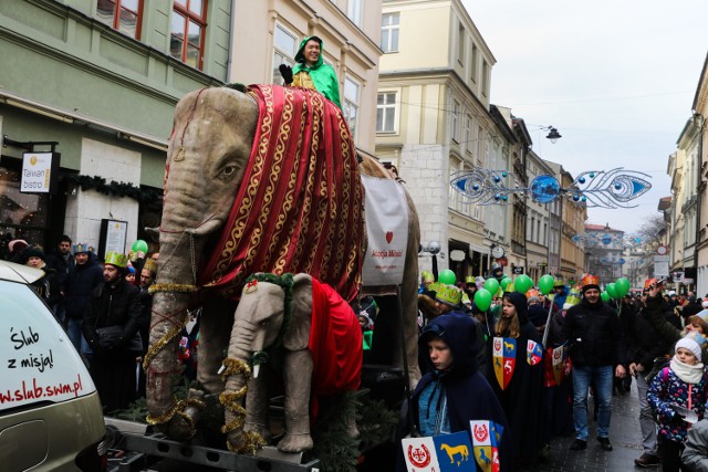 Orszak Trzech Króli w Krakowie - zielony, azjatycki