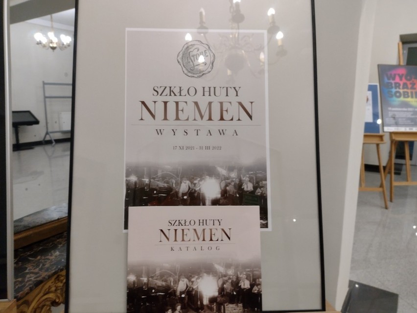 Wystawa "Szkło huty Niemen" w Muzeum Ziemi Lubuskiej w...