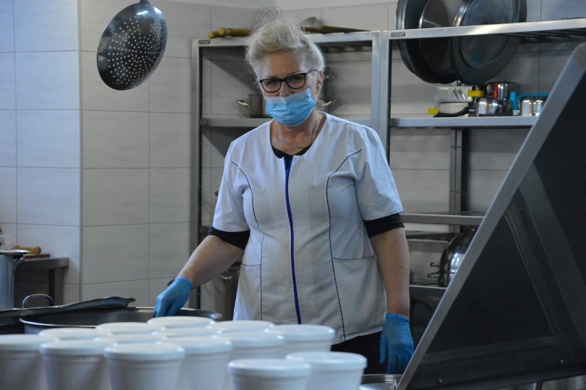 Potrawy wigilijne wydawane są w DDPS w Piotrkowie