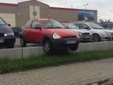 Dąbrowa Górnicza - Gołonóg: auto zawisło nad ziemią, a pijana kobieta próbowała nim odjechać