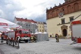 Tarnów. Alarm w tarnowskim ratuszu postawił na nogi straż pożarną i policję [ZDJĘCIA]