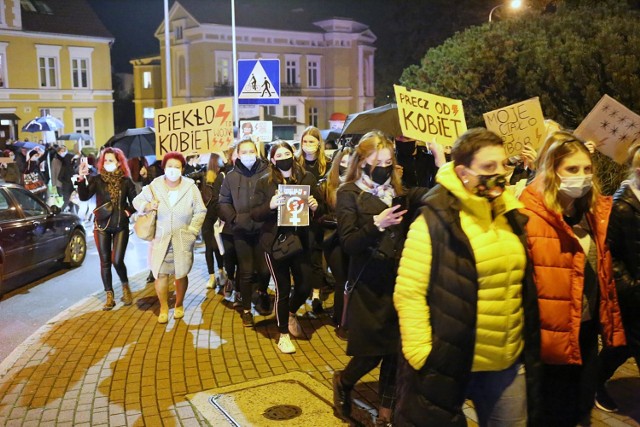 Trzy dotychczas organizowane protesty kobiet odbywały się głównie na Rondzie Solidarności