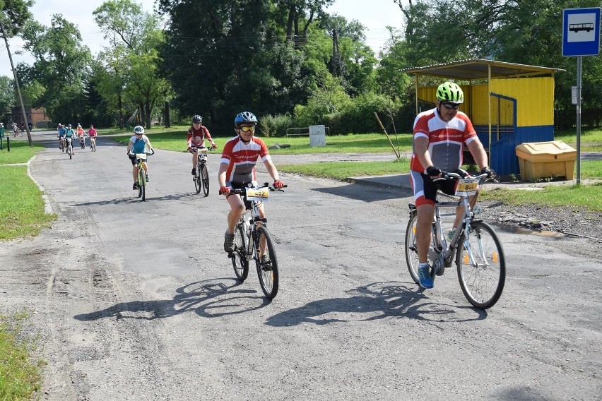 Na rowerze dookoła Miedwia. Nietypowa edycja wciąż trwa 