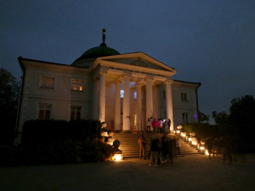 Zwiedzanie z duchami w Pałacu Lubostroń (27.10.2023).