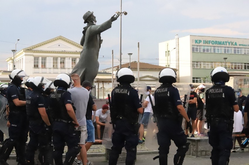 W Sosnowcu na Patelni odbył się protest przeciwko przemocy i...