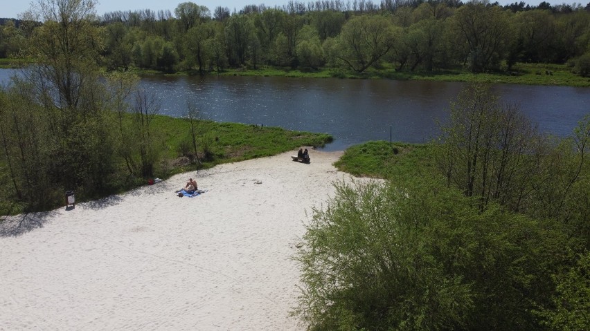 Zdjęcia istniejącej plaży nad Pilicą w Sulejowie i...