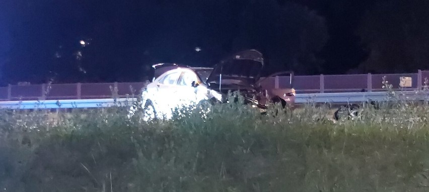 Fatalny wypadek na DTŚ. Auto wjechało pod prąd! Czołowe zderzenie toyoty i audi na granicy Rudy Śląskiej i Zabrza