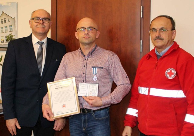 Maciej Wiśniewski z Łekna otrzymał medal „Honorowy Dawca Krwi - Zasłużony Dla Zdrowia Narodu"