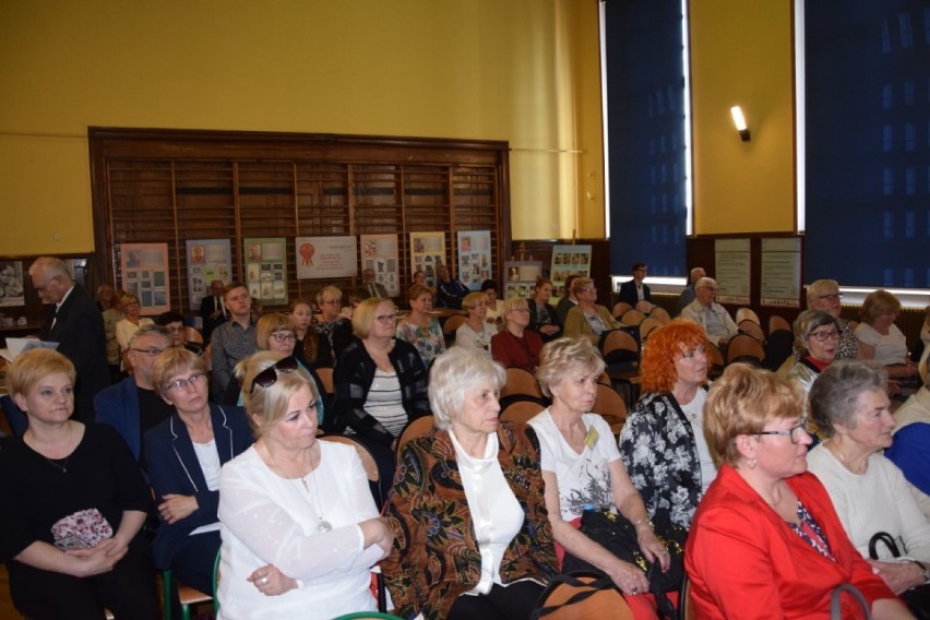 Problemy seniorów i sposoby na ich rowiązanie były tematem konferencji w LO nr 1 w Lęborku [ZDJĘCIA]