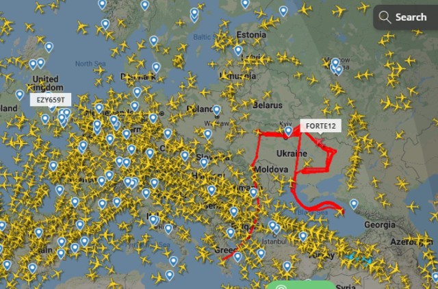 Przerażające i smutne niebo nad Ukrainą, samoloty omijają ten kraj. Dzisiaj przez kilka godzin nad tym państwem krążył rozpoznawczy dron US Air Force.