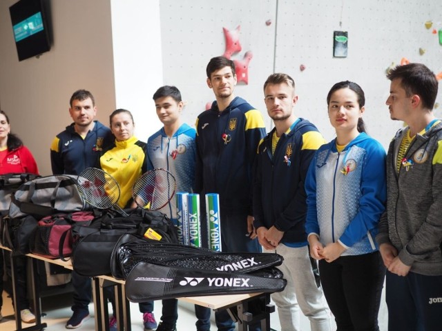 Paraolimpijczycy z Ukrainy otrzymali sprzęt sportowy na zbliżające się igrzyska – teraz są naszymi sportowcami. - mówi wojewoda łódzki