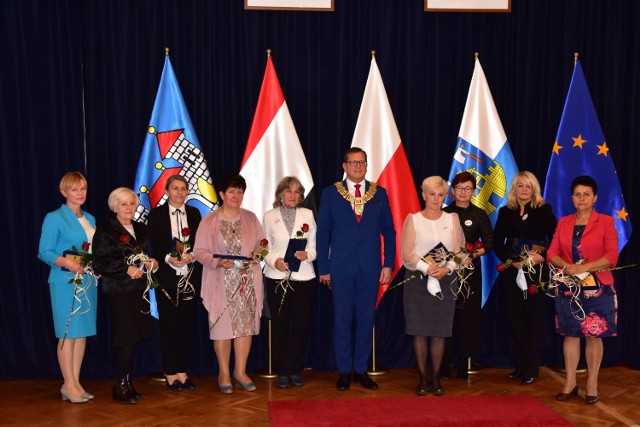 W Urzędzie Miejskim wręczono Honorowe Medale Burmistrza Żnina.