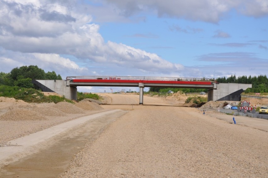 Dwa wiadukty na A1 pod Kłobuckiem do rozbiórki. Zawiódł beton... ZDJĘCIA