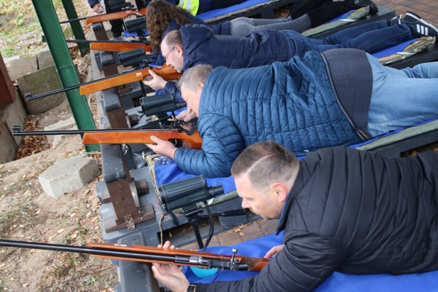 Na strzelnicy LOK w Złotowie odbyły się zawody strzeleckie o puchar burmistrza Adama Pulita z okazji Święta Niepodległości