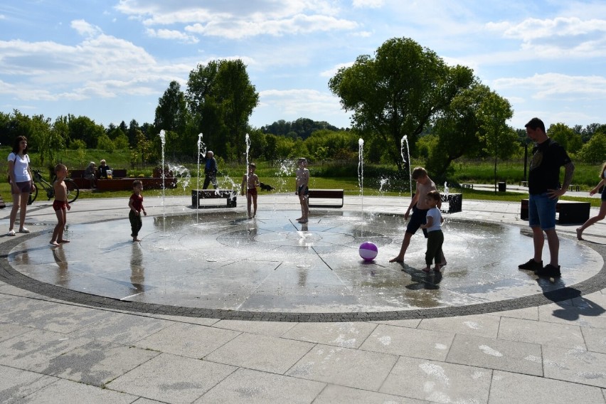 Plaża miejska na Brzozowicy tętni w czerwcu życiem. Ten...