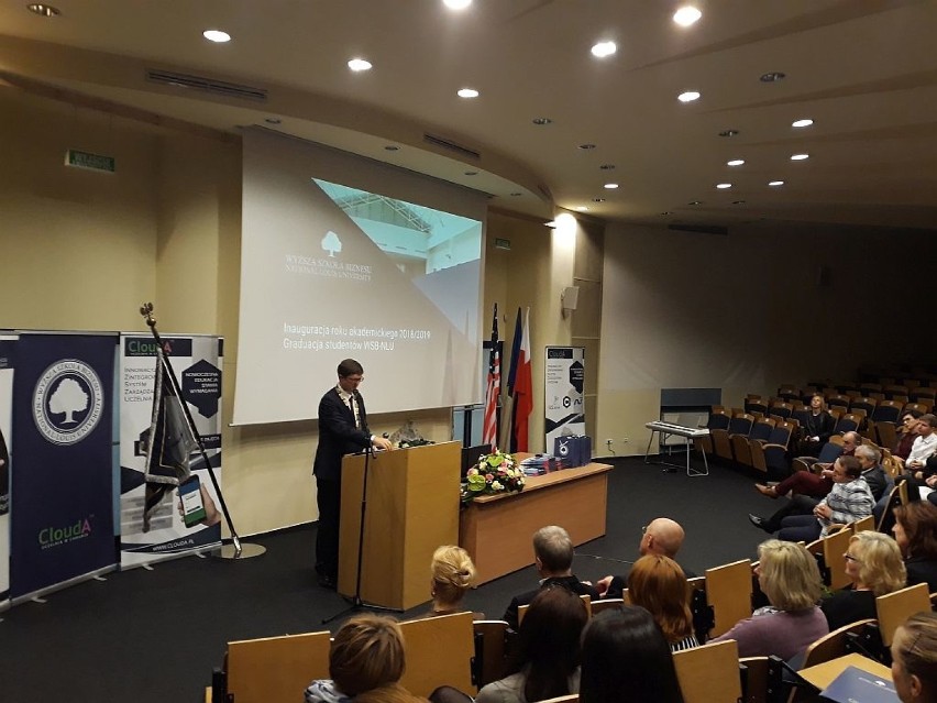 Roman Kluska, twórca Optimusa, zainaugurował nowy rok akademicki Wyższej Szkoły Biznesu NLU