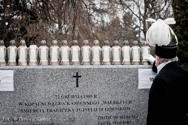 Uroczystości związane z 29 rocznicą wybuchu metanu na kopalni Wałbrzych (22 grudnia 1985 rok), który zabił 18 górników