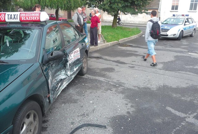 To jedno z dwóch aut, które zderzyły się na skrzyżowaniu ulic Wileńskiej i Bułgarskiej wminioną sobotę.