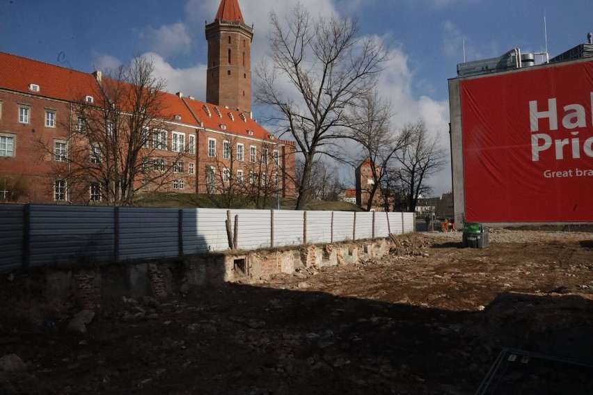 Powstaje nowy budynek mieszkalno-usługowy w centrum Legnicy, zobaczcie aktualne zdjęcia