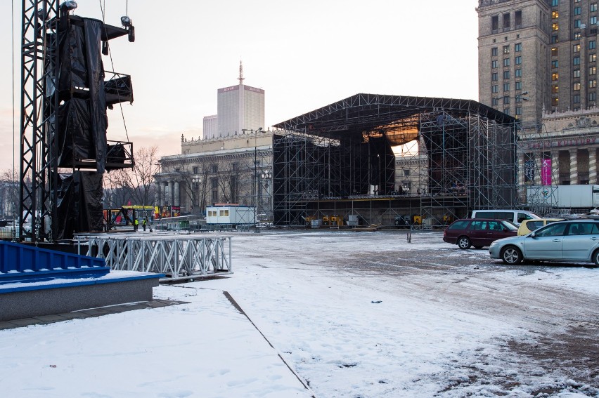 Przed PKiN powstaje wielka scena. Tutaj w niedzielę zagra...